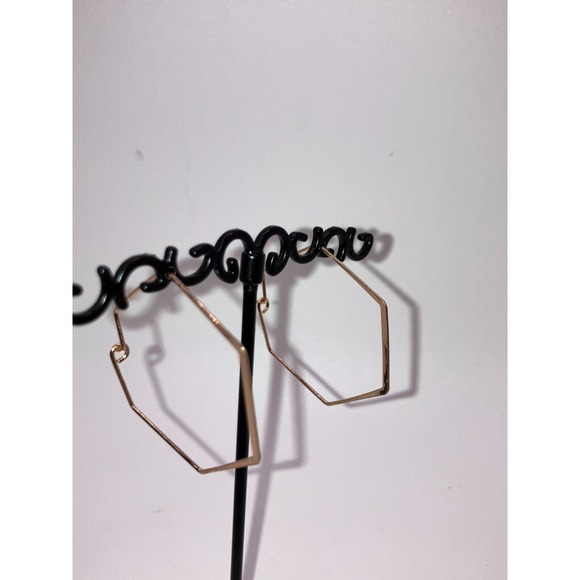 Gold Plated Brass Base Geometric Wire 1.5" Earring! - Picture 2 of 5